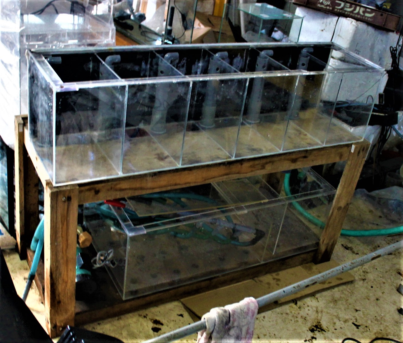 １２０×３０×ｈ３０　オーバーフローマンション　６部屋 １部屋幅２０ｃｍ　個々の部屋に好きな 水量が送れます。