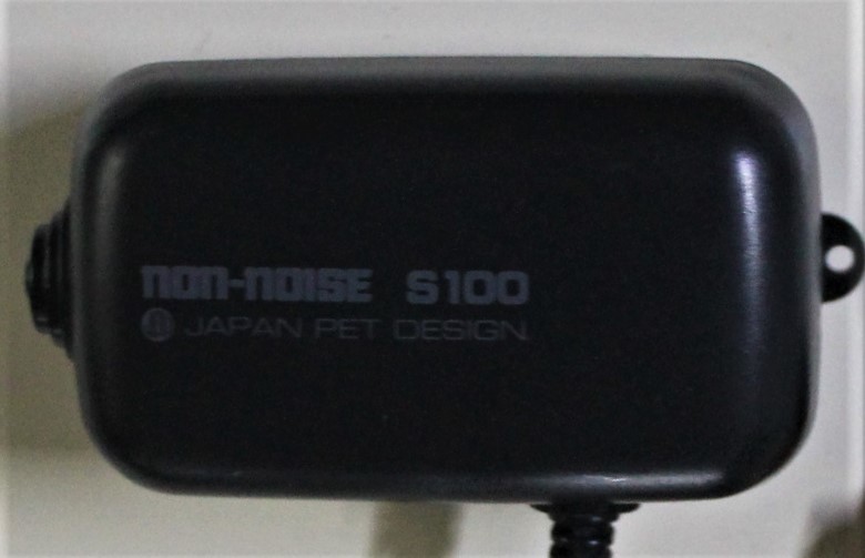 小型　エアーポンプ　４００円